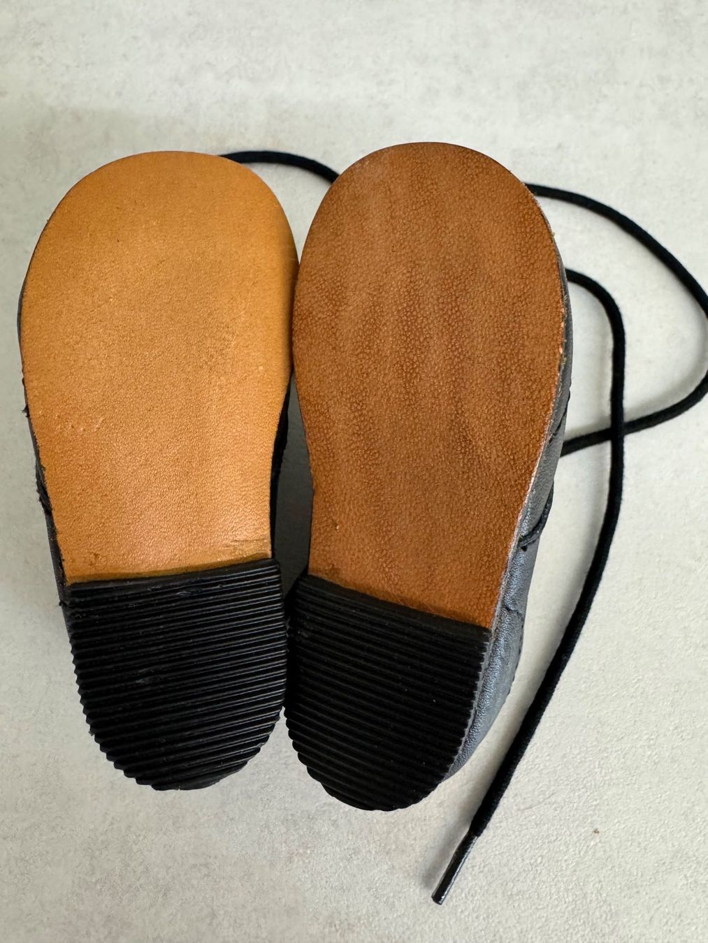 Puppen: Elegante Puppenschuhe aus Leder – Gebraucht aus Geroldswil von Jeremy11 1