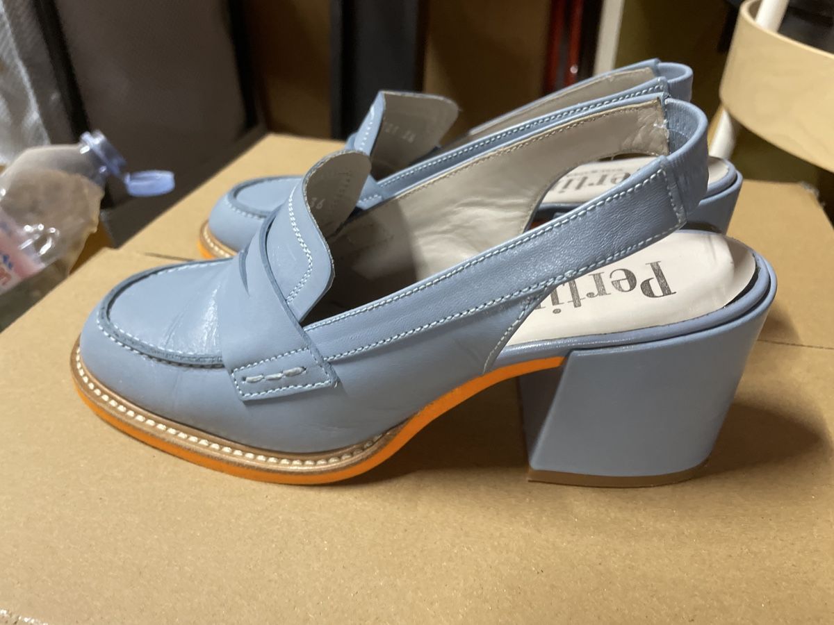 Scarpe da donna: Pertini Slipper Slingbacks Hellblau Leder Gr. 36 – Usato da Schliern b.Köniz venduto da Nikk0tin 1