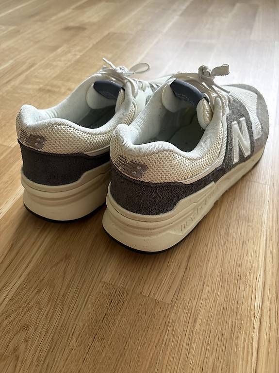 Scarpe da uomo: New Balance 997H – Usato da Basel venduto da jul_s9qg