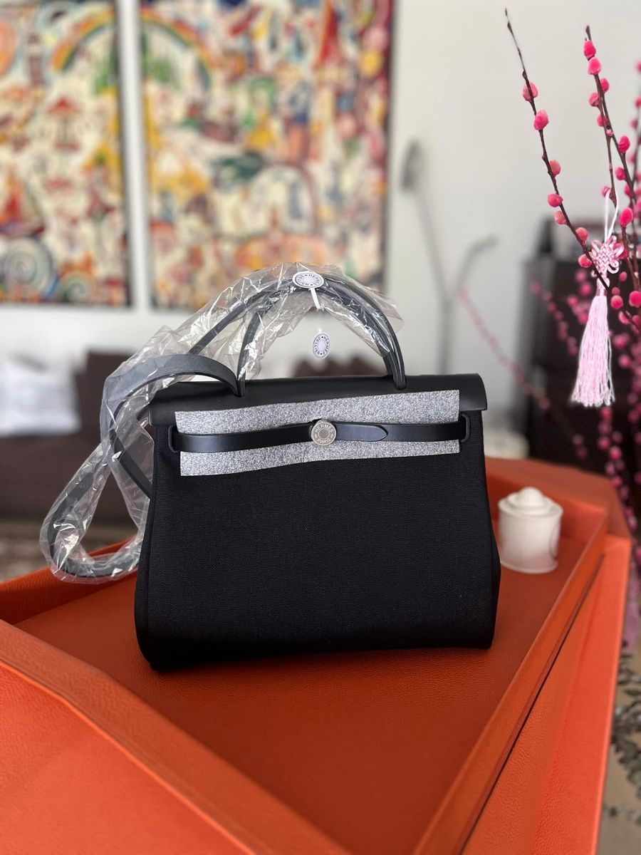 Hermès Borse da donna: Hermes Herbag 31 noir neu – Nuovo e nell'imballaggio originale da Kilchberg ZH venduto da cruella 1