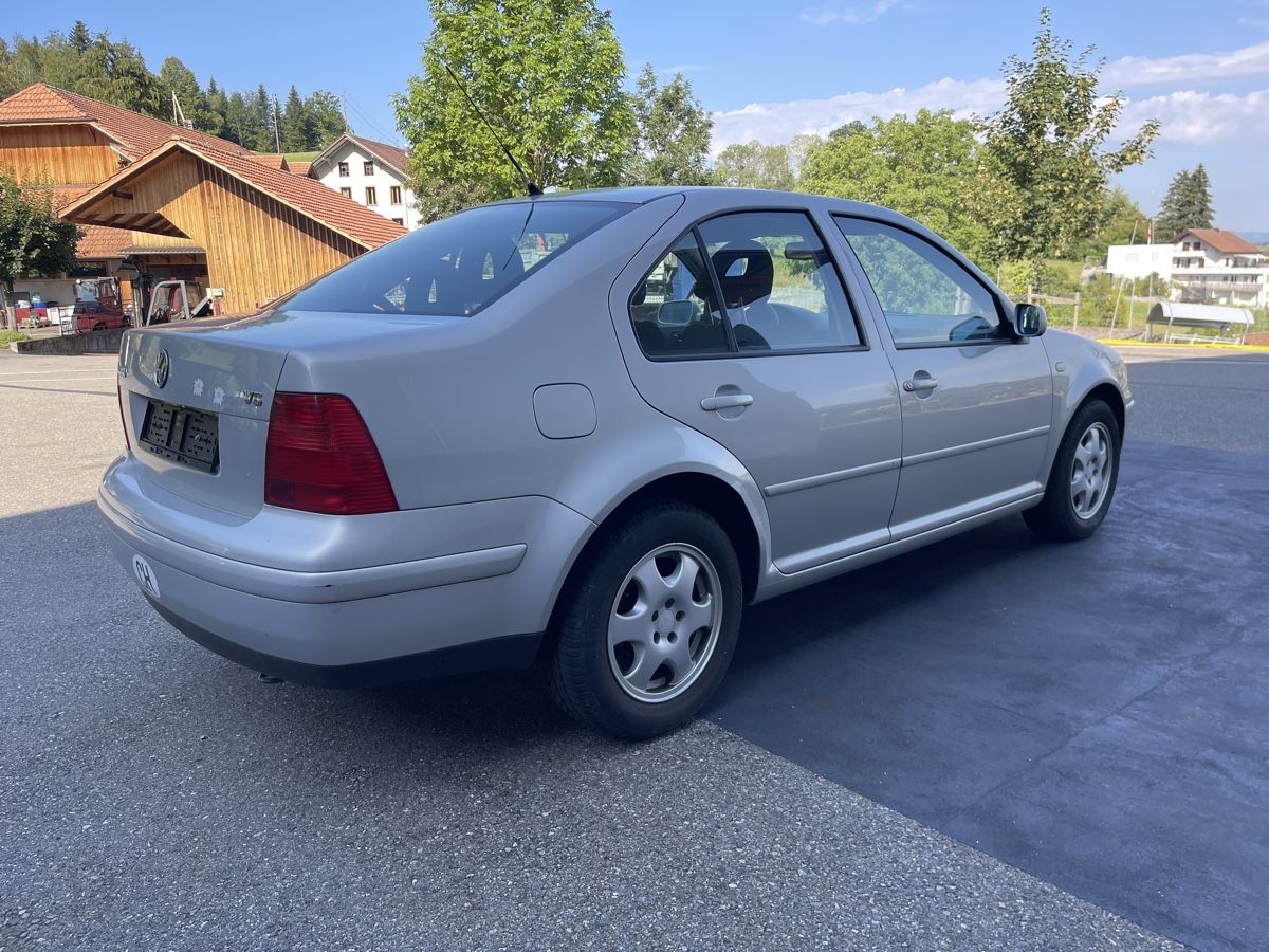 VW Autos: VW Bora 2.3 Automat – D'occasion à Spiez par bertula 3