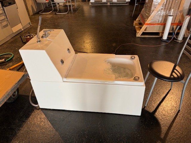 Whirlpool Vasche da bagno: Whirlpool für Fussmassage – Nuovo (secondo la descrizione) da Laupen BE venduto da HRSTHS 4