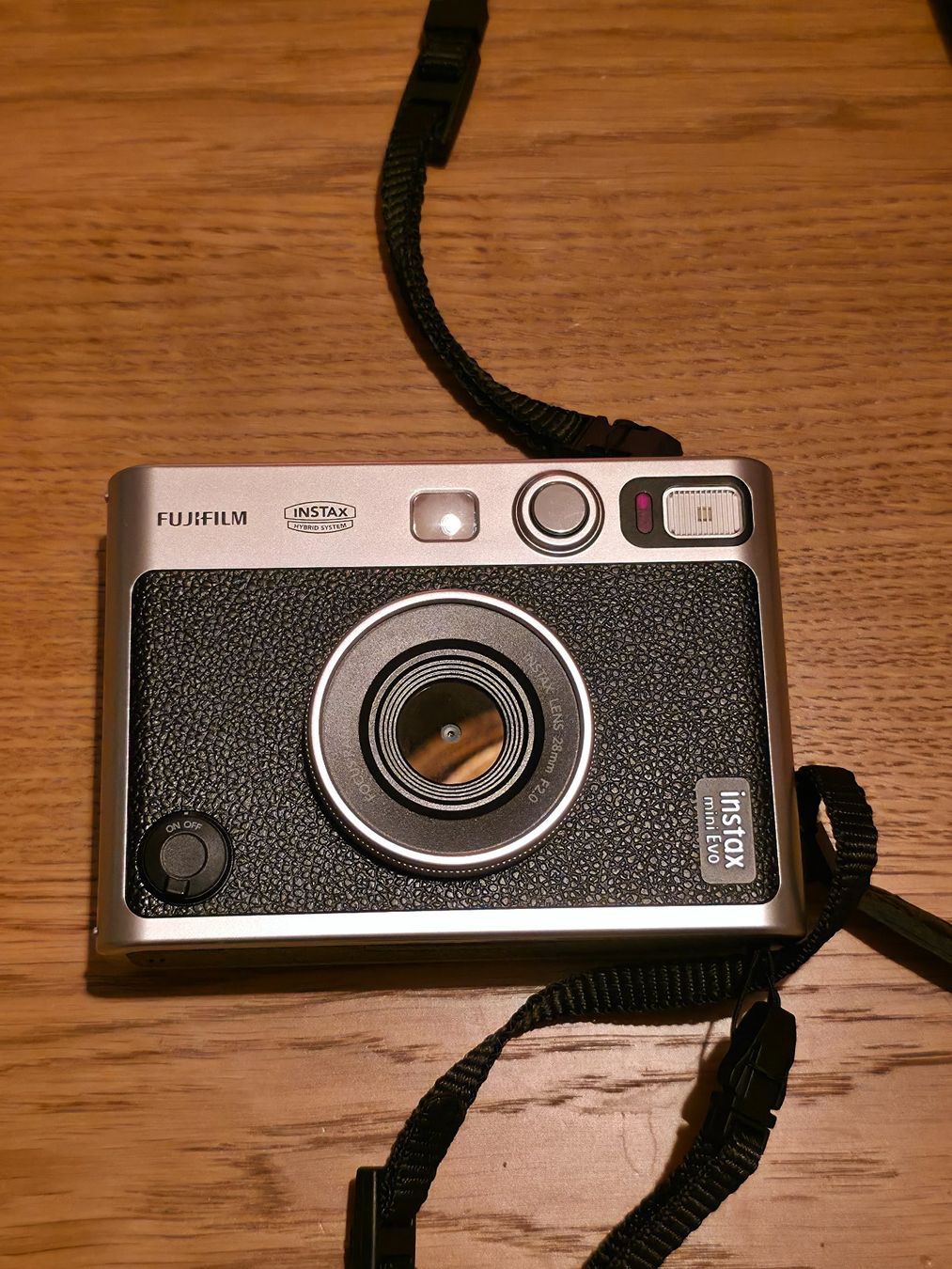 Fujifilm Fotocamera: Fujifilm Instax Mini Evo Sofortbildkamera – Usato da Tägerwilen venduto da JMAXD