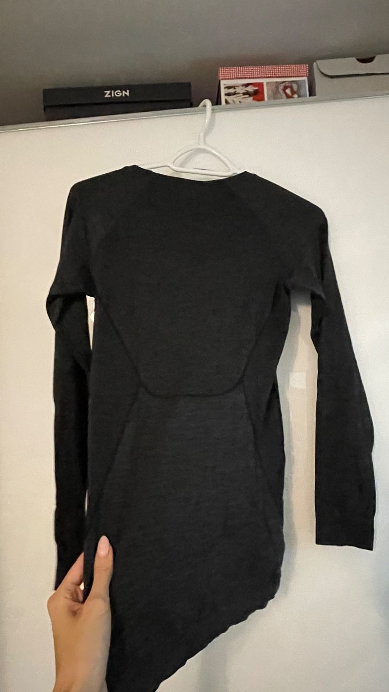 H&M Tops: Sportshirt H&M langarm – Neu (gemäss Beschreibung) aus Lausen von sim_hgp6 4