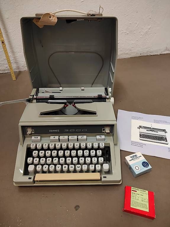 Macchine da scrivere: Hermes Schreibmaschine – Usato da Olten venduto da Mezopotamya