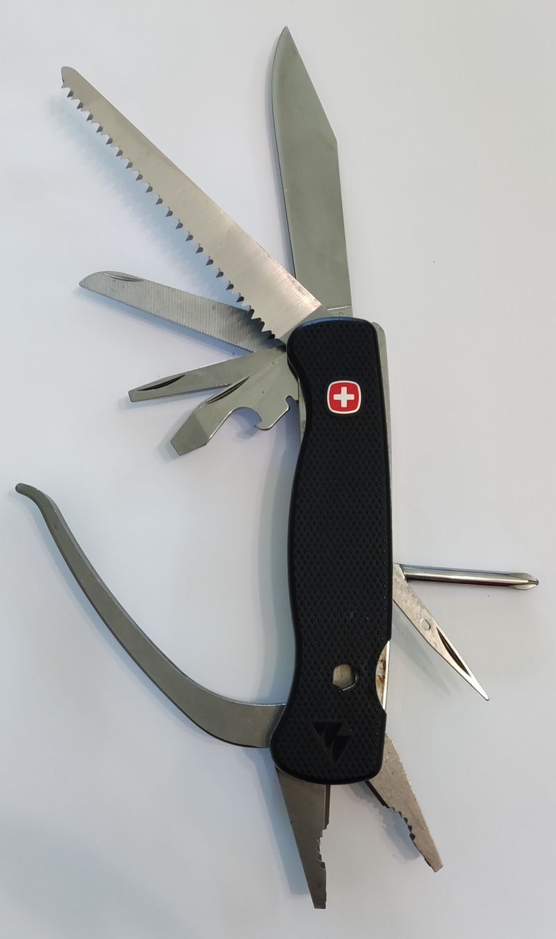 Wenger Tutti gli attrezzi: Wenger Multitool – Usato da Schwyz venduto da chriesibraegel_1291 1