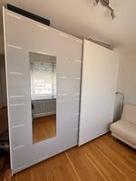 Kleiderschrank