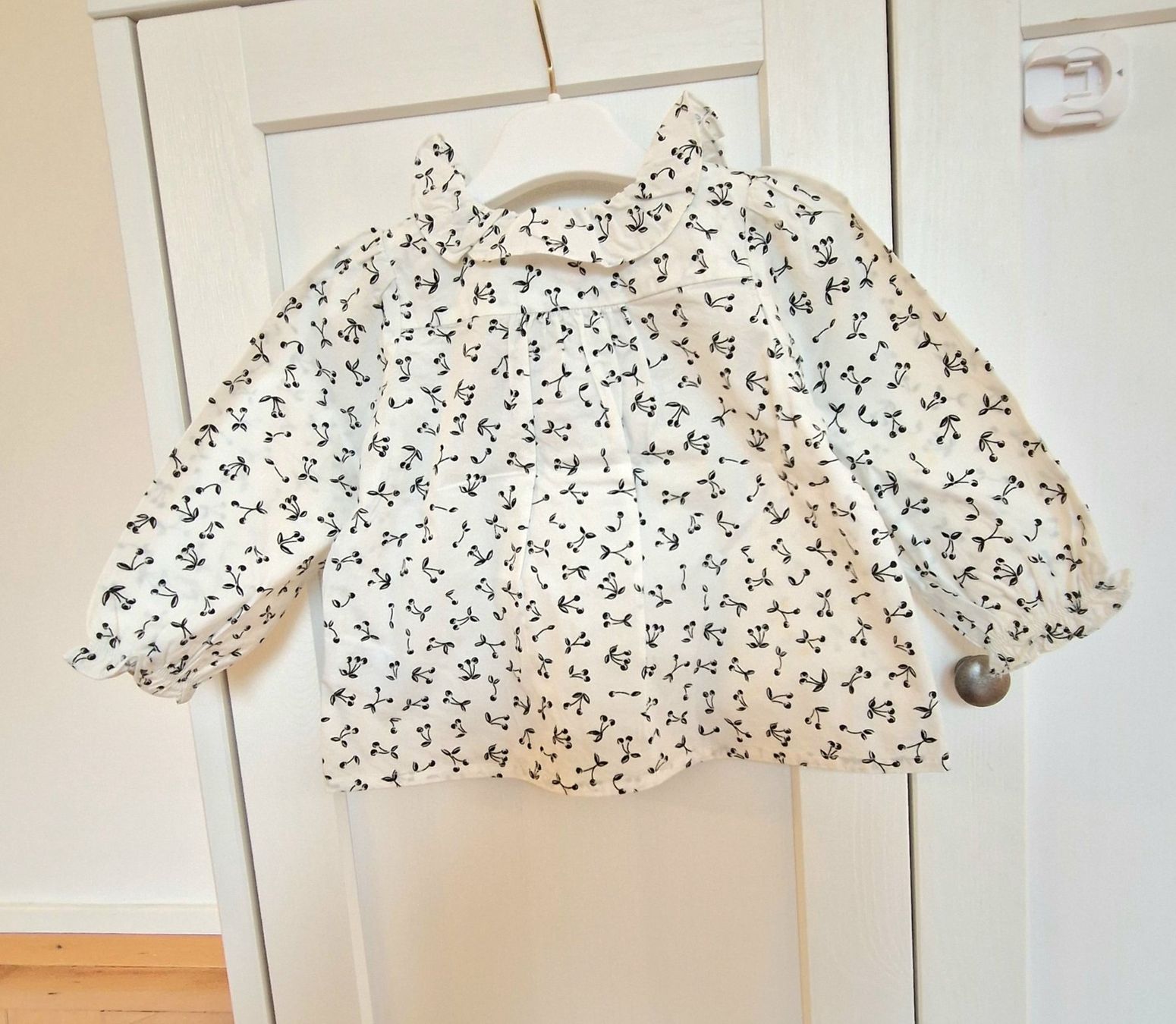 Bonpoint Camicie, Top & T-shirt: Bonpoint - 12m / 80 cm. New with tags – Nuovo e nell'imballaggio originale da Zürich venduto da ale_jt9y