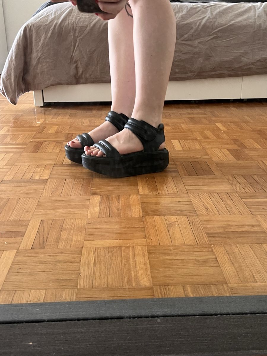 Chaussures femmes: Sommerschuhe Gr. 37 – D'occasion à Uerikon par mar_pd5j