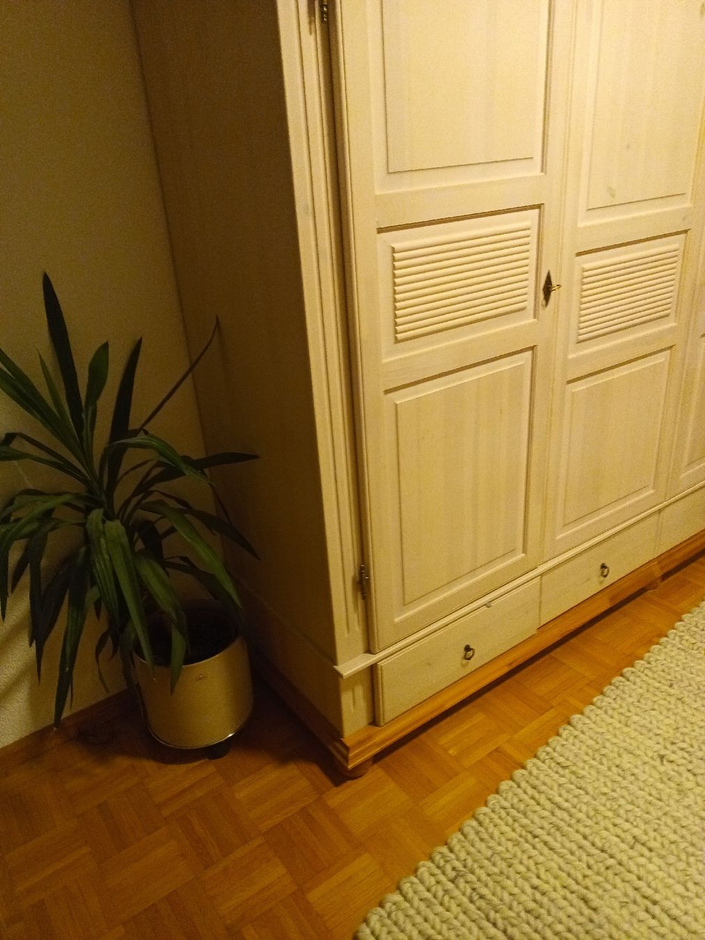 Armadi: Grosser Holzschrank – Usato da Baden venduto da huwy99 2