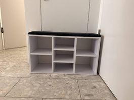 Schuhregal mit Sitzbank