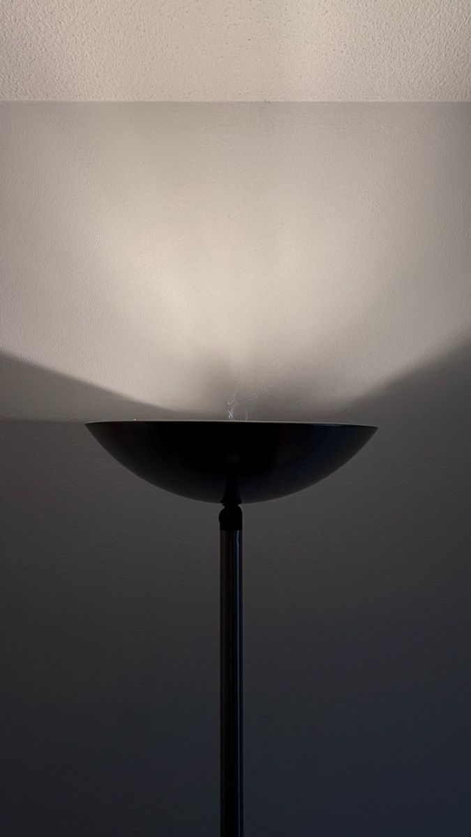Lampes: Schöne Stehlampe Metall Licht dimmbar – D'occasion à Wiesendangen par arena007 1