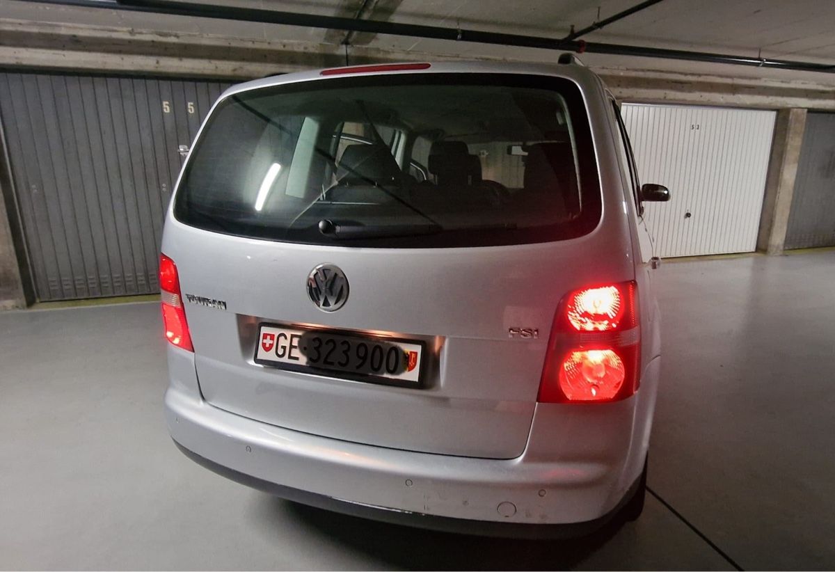 VW Autos: Touran 2004 – D'occasion à Genève par wwo_mx7t 1
