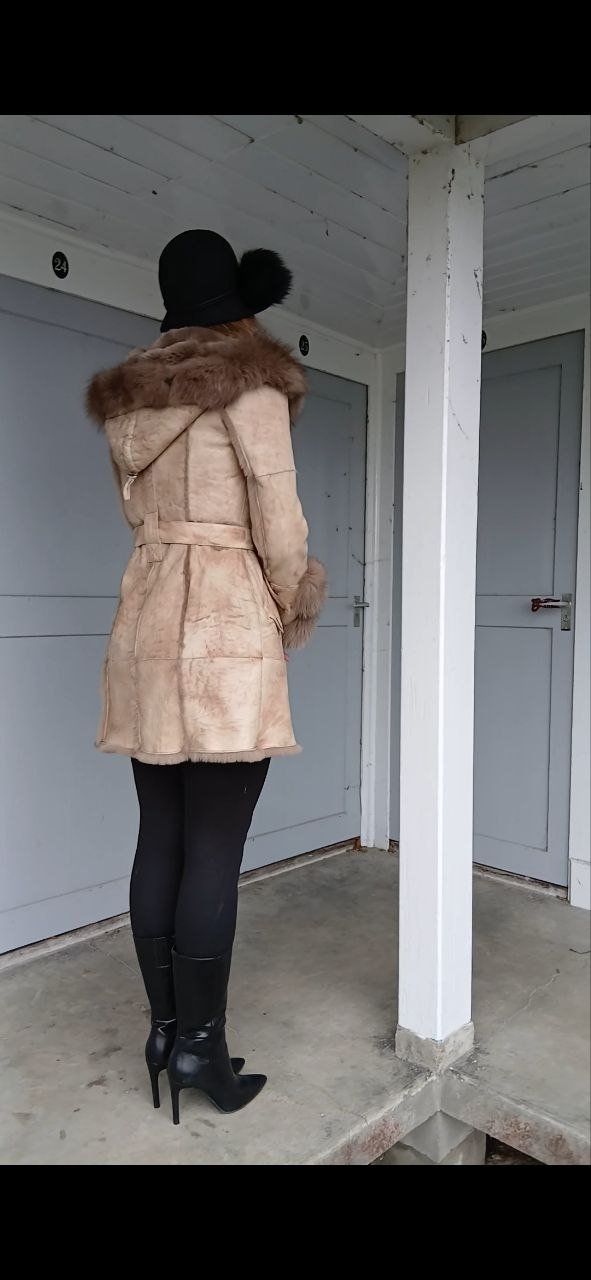 Cappotti: Manteau fourrure – Nuovo (secondo la descrizione) da Faoug venduto da PetitLuxe 7