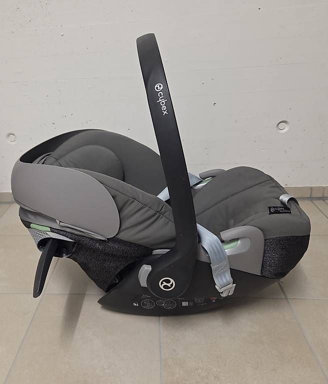 Cybex Auto-Kindersitze: Cybex Cloud T i-Size Plus mit Base T grau – Gebraucht aus Emmenbrücke von DA90