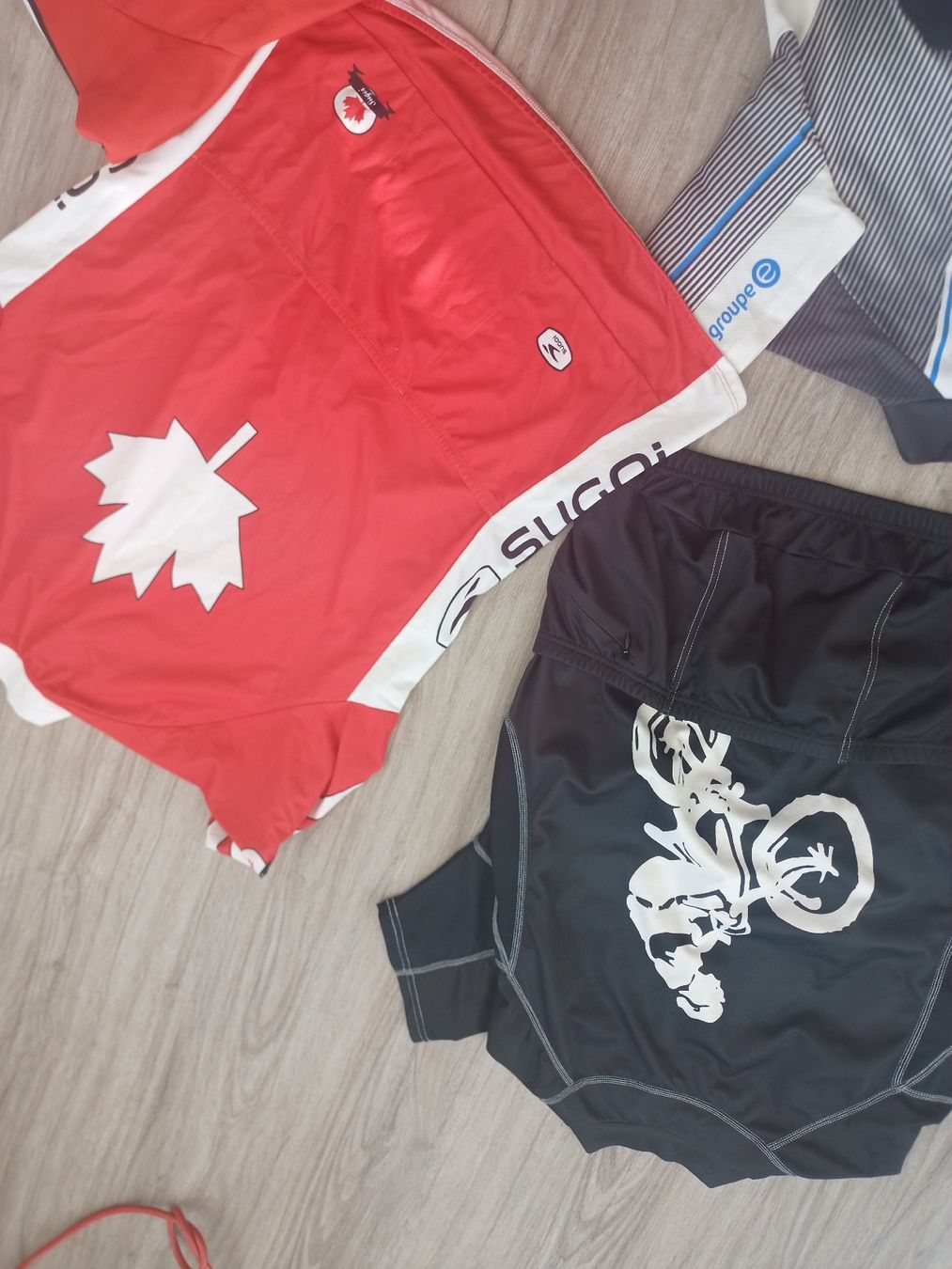 Canottiere & Pantaloni: Bike / Velotrikot – Usato da Bern venduto da Maikaefer10 4