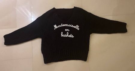Pull neuf bleu marine en laine mademoiselle en baskets neuf