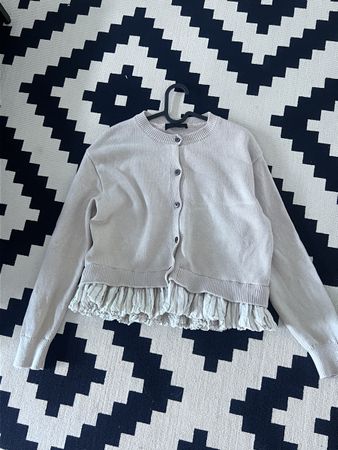 Zara Cardigan beige mit Volants Saum Grösse S neuwertig