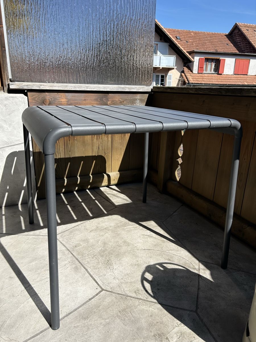 Tavoli: Gartentisch, wetterfest, 84x84 cm – Usato da Schwarzenburg venduto da ok..