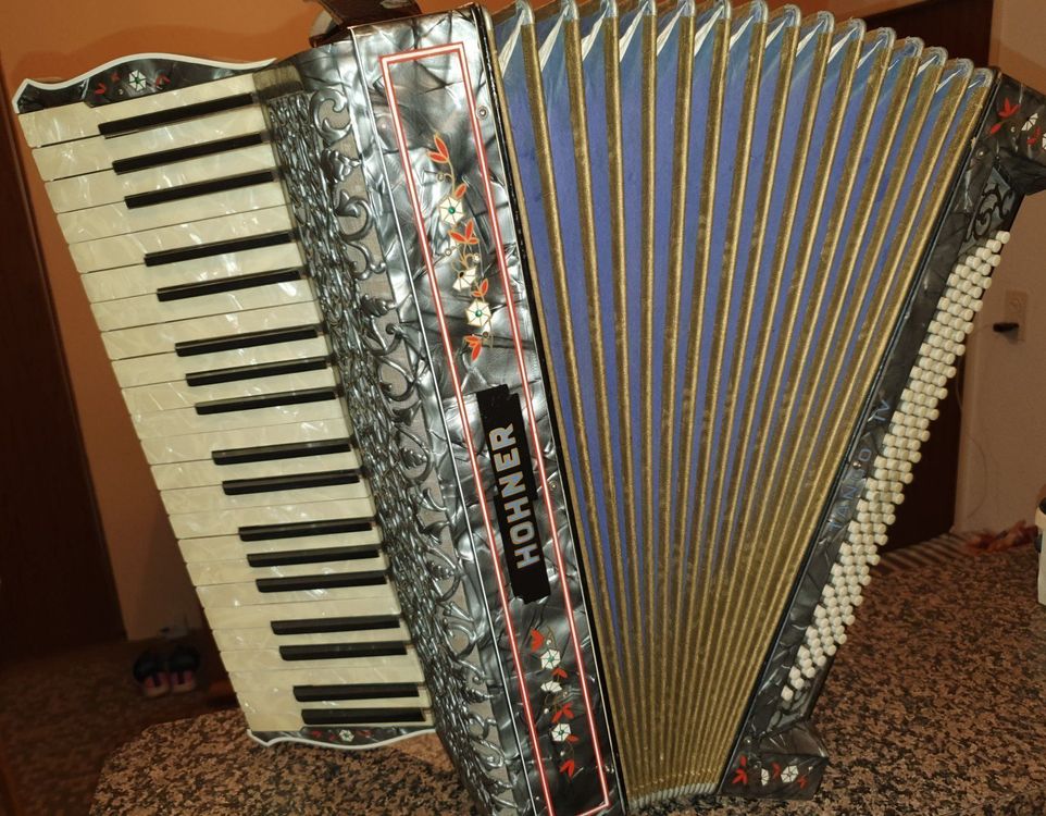 Accordéon Hohner Tango IV 4 voix rare | Kaufen auf Ricardo