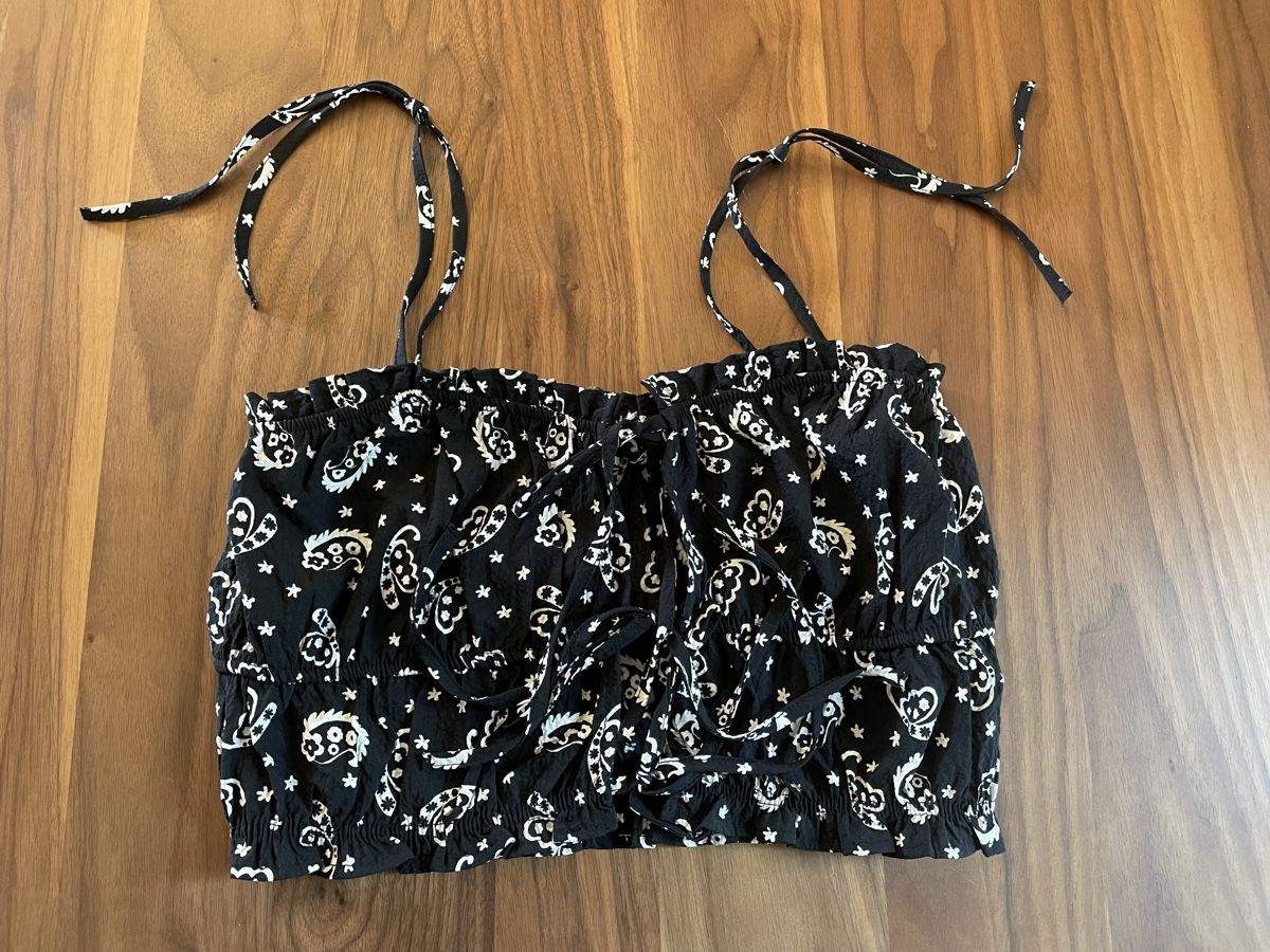 Bershka Tops: Top / Bustier – D'occasion à Basel par Gundeli-25