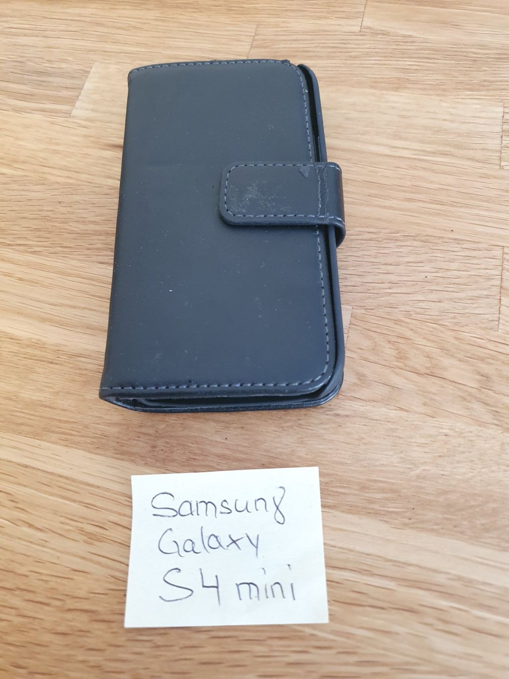 Cover & Protezioni schermo: Samsung Galaxy S4 Mini Hülle Case / Handy Klapp Etui – Usato da Einsiedeln venduto da Salusa