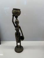 Dekorative Figur Frau mit Krug auf Kopf Vintage Bronze-Optik