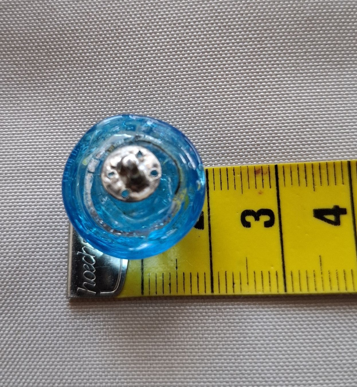 Bottoni: Handgemachter Glasknopf Hellblau mit Silber, 20 mm. – Usato da Dietikon venduto da Hirschkopf 3