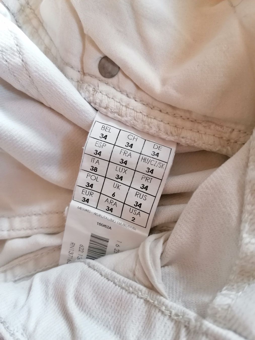 Jeans: Pantalon, jean,bas, pantalon blanc – Usato da Montcherand venduto da petiteoune75 6
