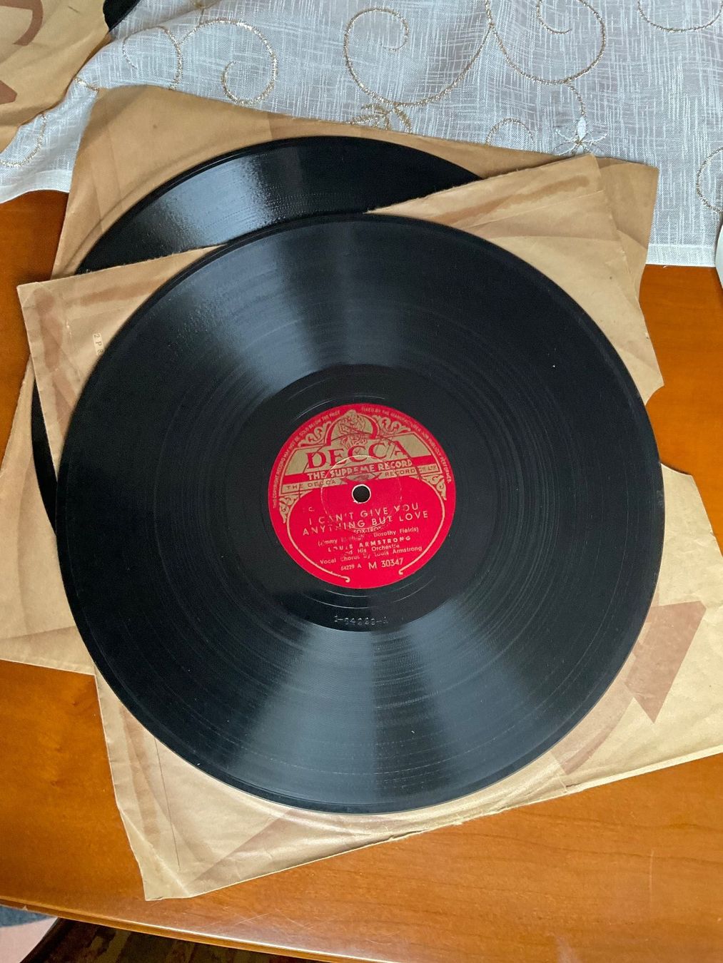 Dischi in vinile: Grammophone Schellackplatte ( Louis Armstrong ) – Usato da Allschwil venduto da pcar25 2