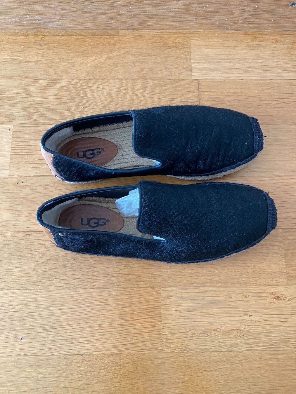 Ugg Scarpe da donna: UGG espadrilles schwarz NEU Gr. 38 – Nuovo (secondo la descrizione) da Bachenbülach venduto da Dr.Peters 2
