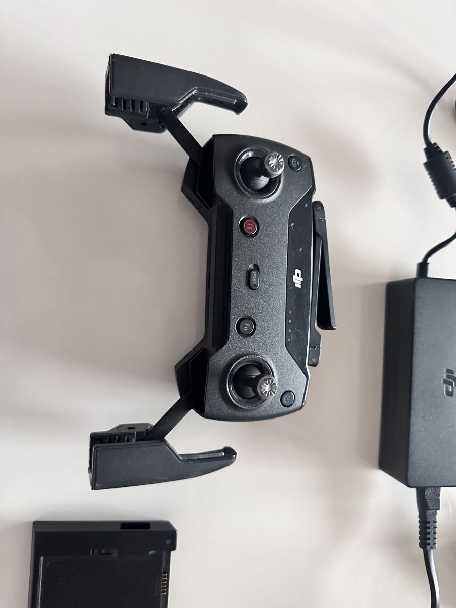 DJI Telecomando: Télécommande et chargeur batterie pour Drone DJI – Usato da St-Blaise venduto da aha_s57f 3