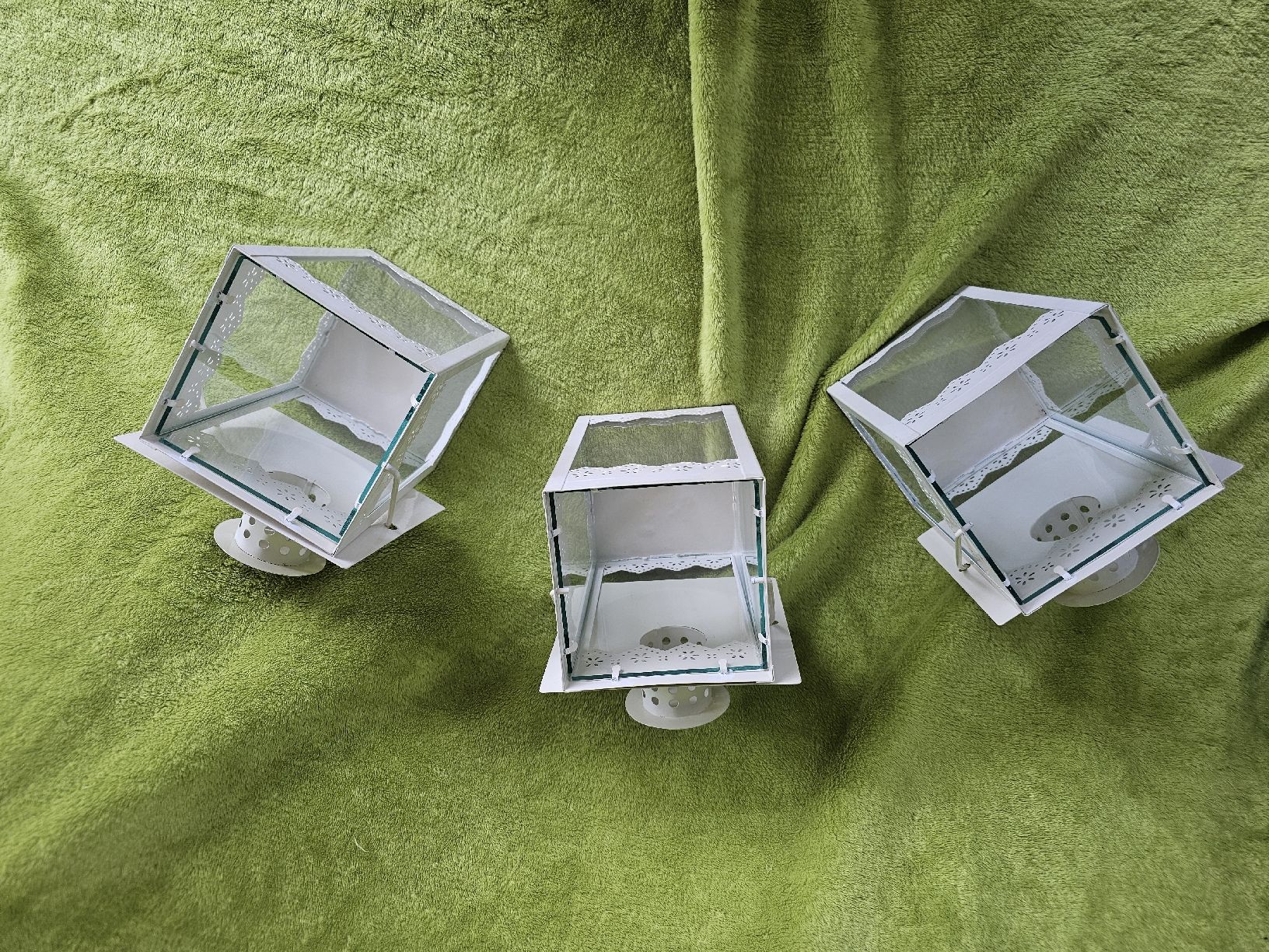Altro in Decorazioni & Accessori: 3 lanternes blanches en métal et verre – Usato da Gland venduto da Vee_0 2