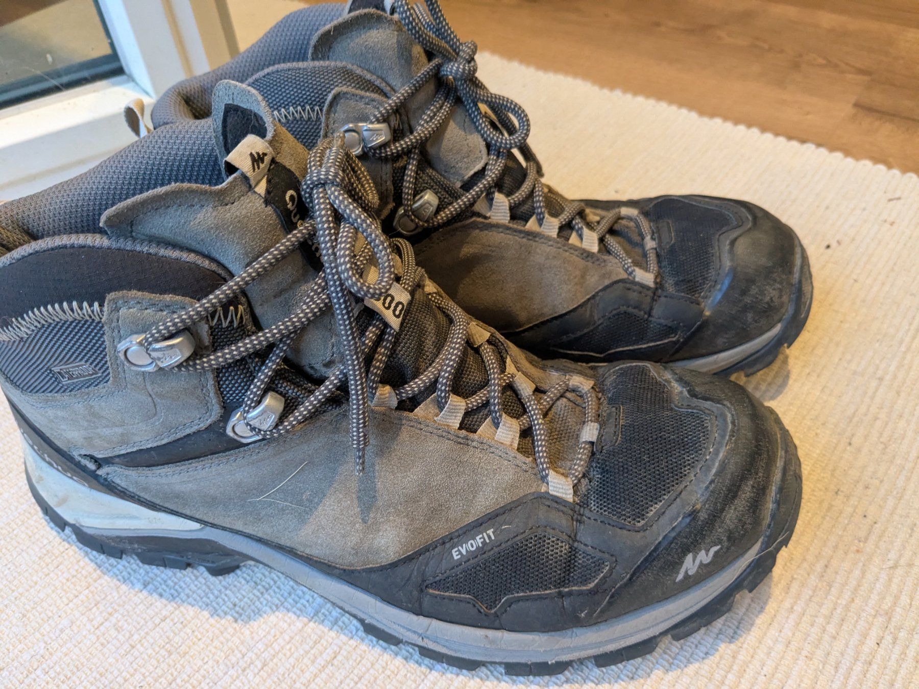 Scarpe da uomo: Wanderschuhe Grösse 42 – Usato da Seuzach venduto da Gajos