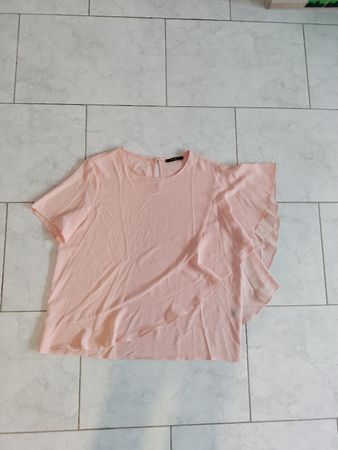Esprit Sommerbluse, Gr. 44, zartrosa mit Volant-Detail