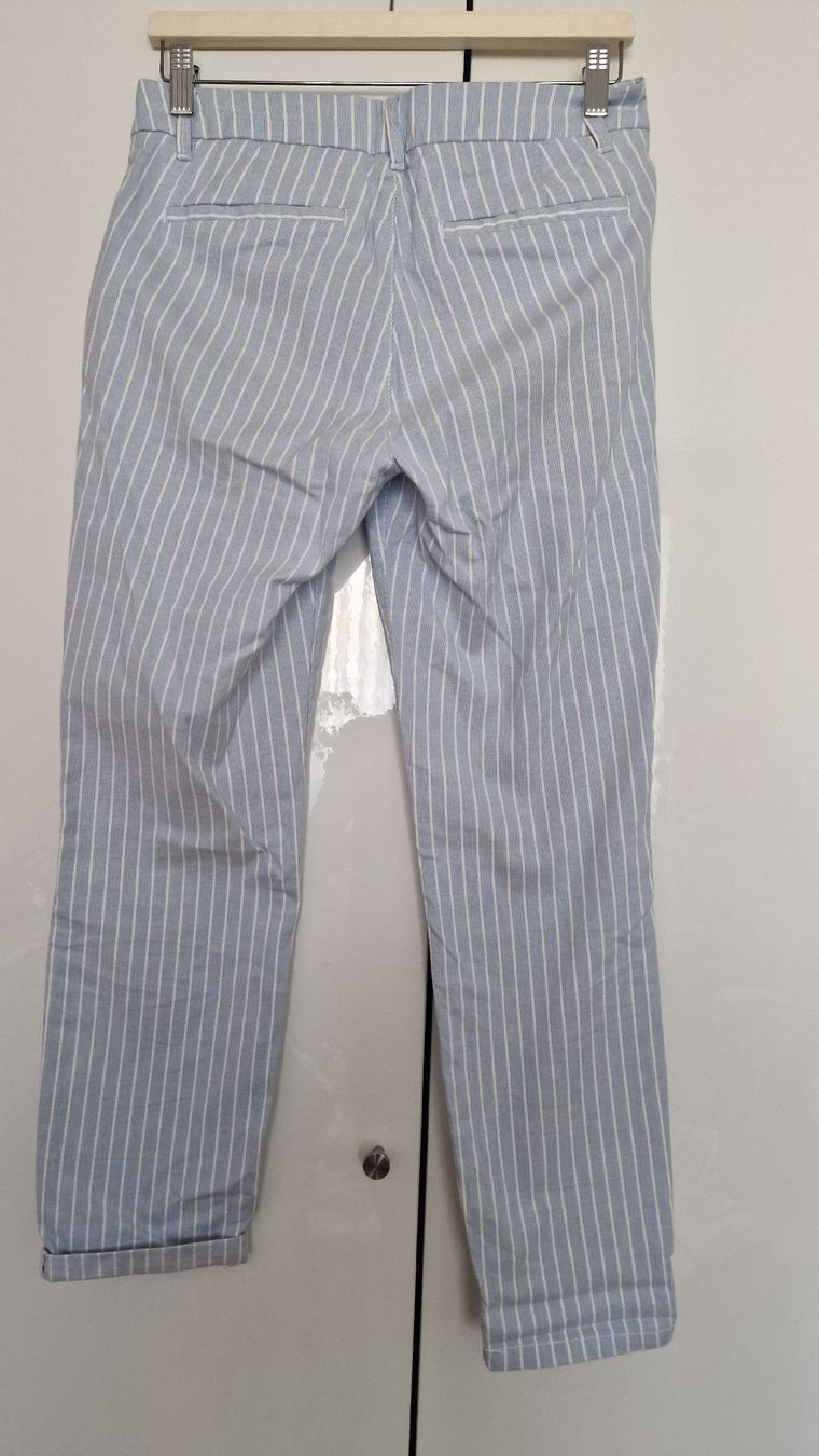 H&M Pantaloni: H&M Sommerhose, gestreift, Gr. 36, hellblau-weiss – Usato da Reinach BL venduto da Tinkerbelly27 3