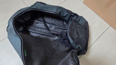 Grand Sac de voyage à roulette Benetton