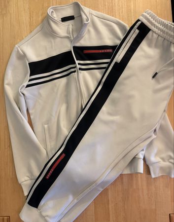 Coole Prada Trainingsanzug, Top Zustand, Grösse M/L!