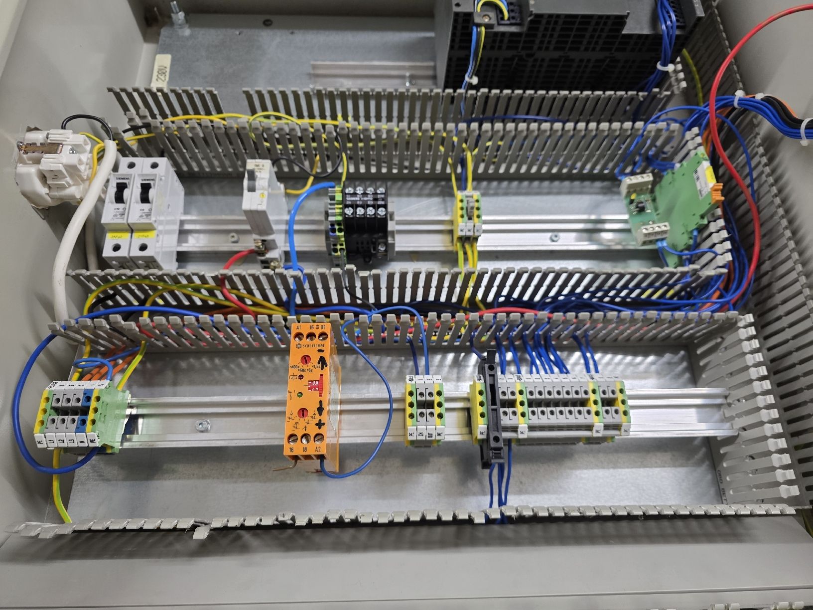Alimentazione elettrica: Schaltschrank mit Einbauten – Usato da Rüti ZH venduto da Madeira14 1