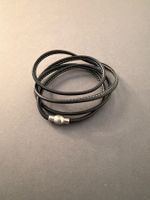 Schönes Lederarmband schwarz mit Magnetverschluss, 73.5 cm