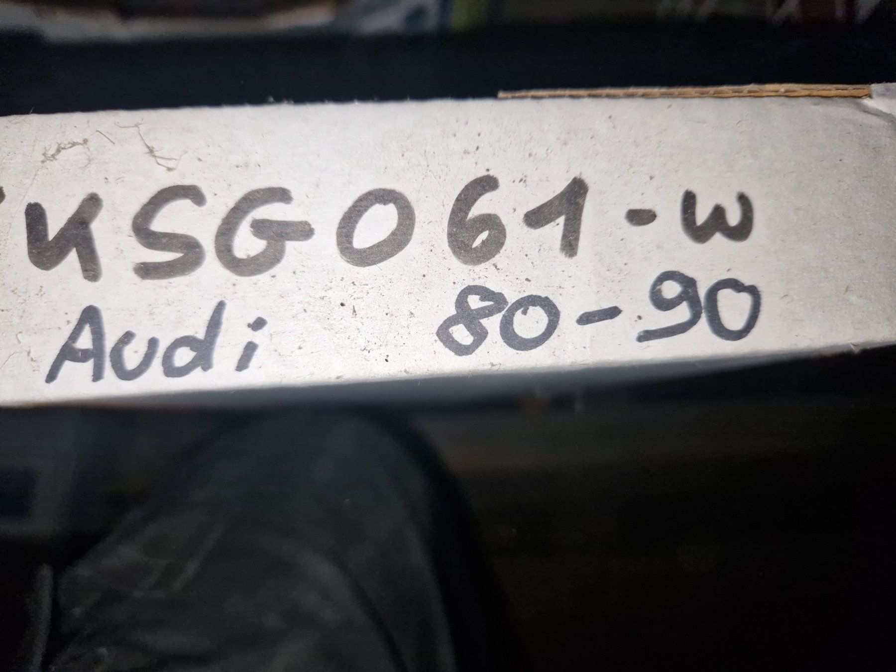 Audi Tutti pezzi di ricambio auto: Kühlergrill Audi 80 90 !!!! – Nuovo e nell'imballaggio originale da Dottikon venduto da zepterAG 1