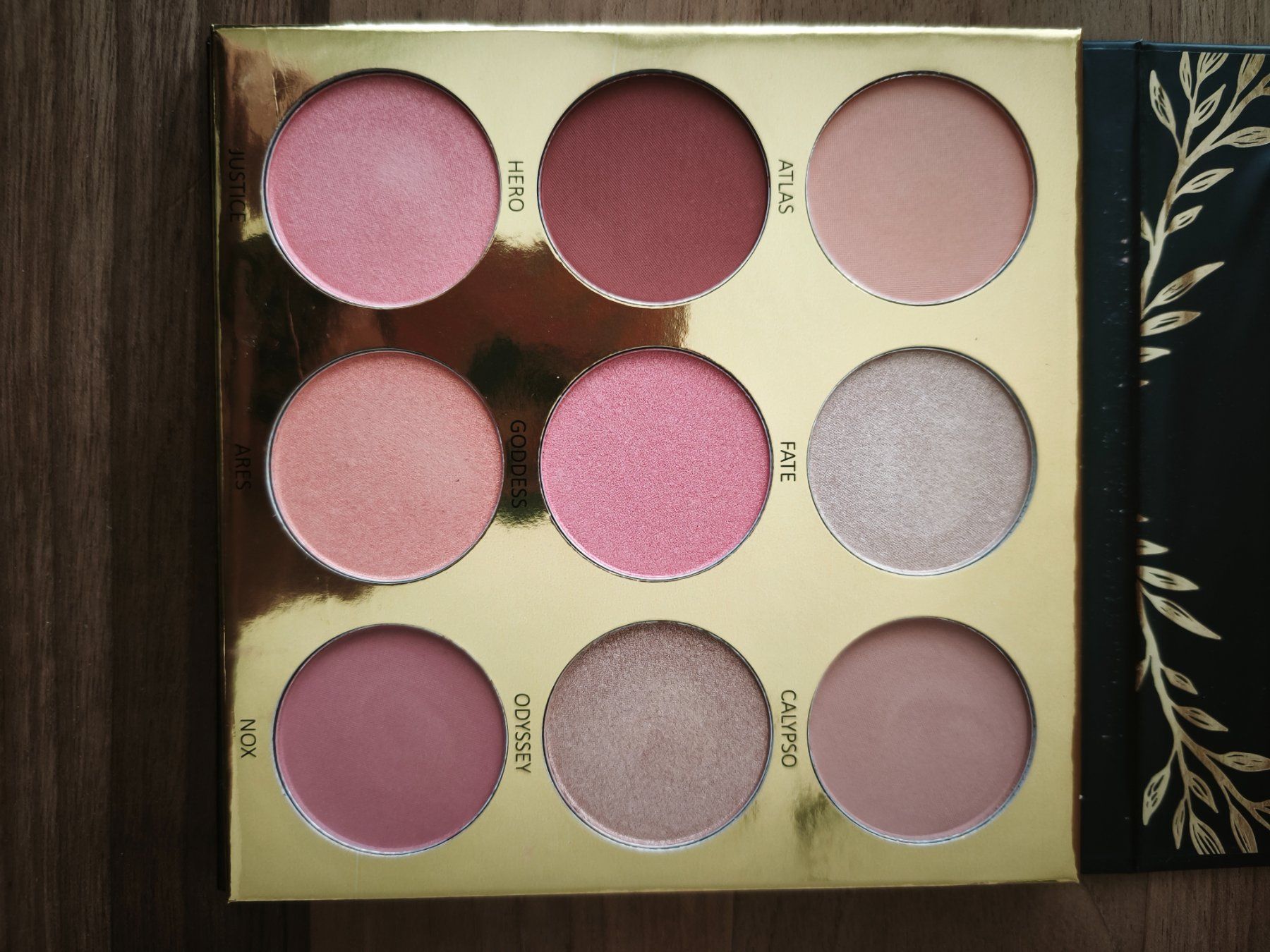 Make-up: Laritzy Cosmetics Lidschatten Palette Athena – Usato da Bülach venduto da verasara