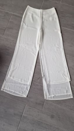 Weisse Chiffon-Hose, mehrlagig NEU