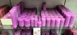 033 Posten Raureif Kerzen flieder aus Liquidation