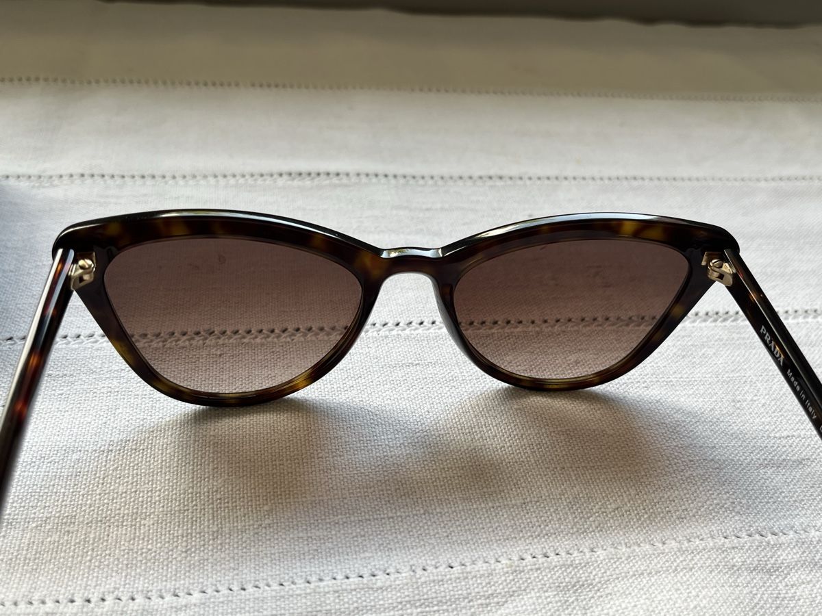 Prada Occhiali & Lenti: Prada Sonnenbrille NEU – Nuovo (secondo la descrizione) da Wil SG venduto da aiy_fnm9 1