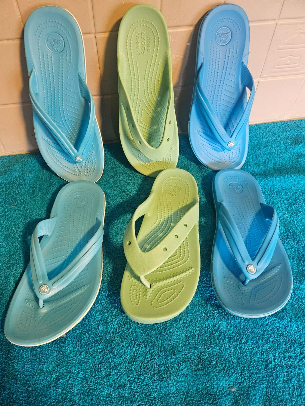 Crocs Damenschuhe: 3x Crocs FlipFlops neu *****wunderschöne Farbe**** – Neu (gemäss Beschreibung) aus Triesen von Teddyeddy