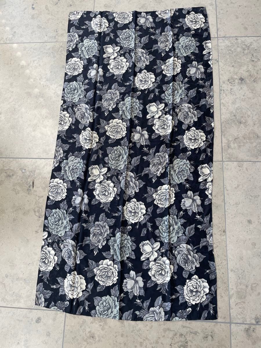 Foulards, Tücher & Schals: Foulard en soie – Gebraucht aus Fribourg von metalhands 2
