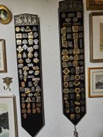 Basler Fasnachts-Plaketten Sammlung auf Stoffpaneel, Rarität