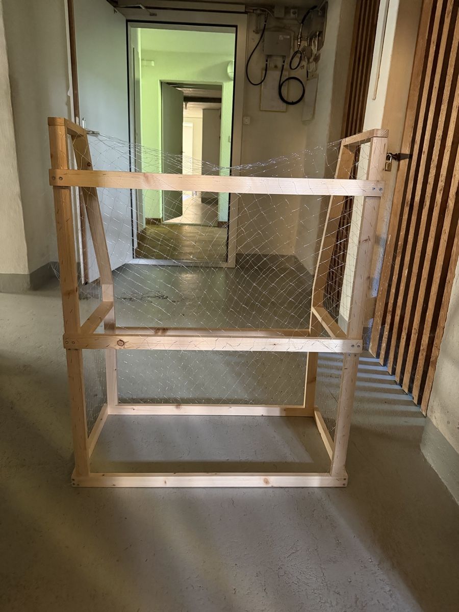 Articoli in legno: Holzgestell mit Drahtgeflecht, neuwertig, ca. 85c – Nuovo (secondo la descrizione) da Meilen venduto da ine_s9tf 3