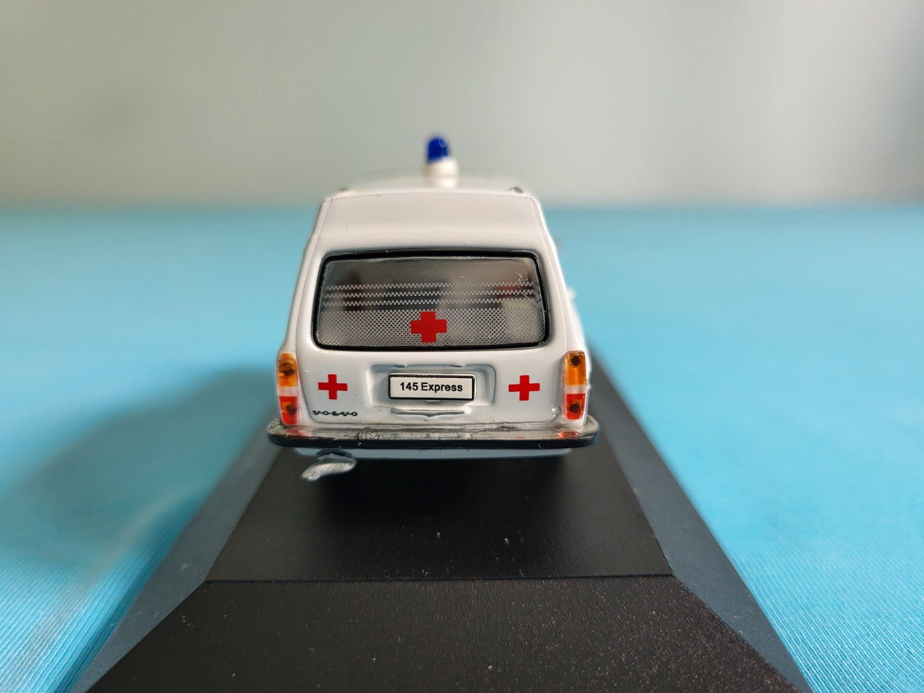 Volvo Modellautos: Volvo 145 Express Red Cross Ambulance – Neu (gemäss Beschreibung) aus Glattbrugg von PhilKrill 4